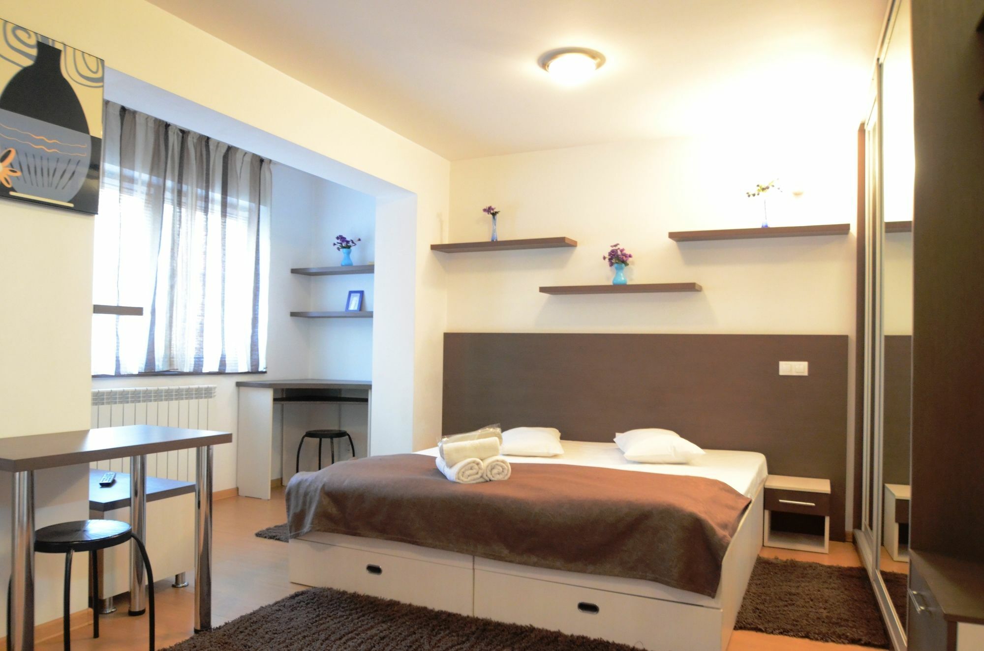 Decebal Aparthotel 3*