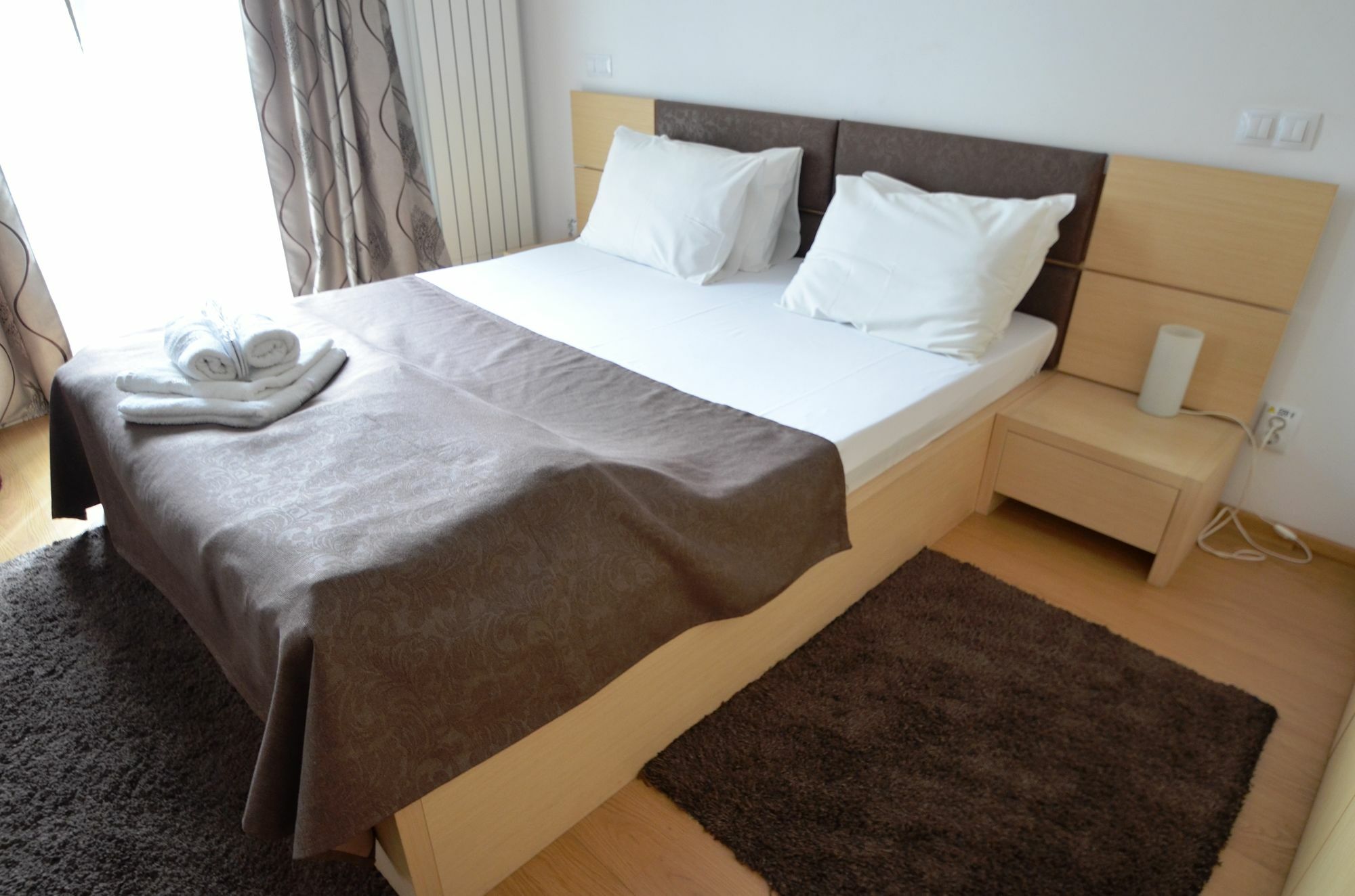 Decebal Aparthotel Bucharest